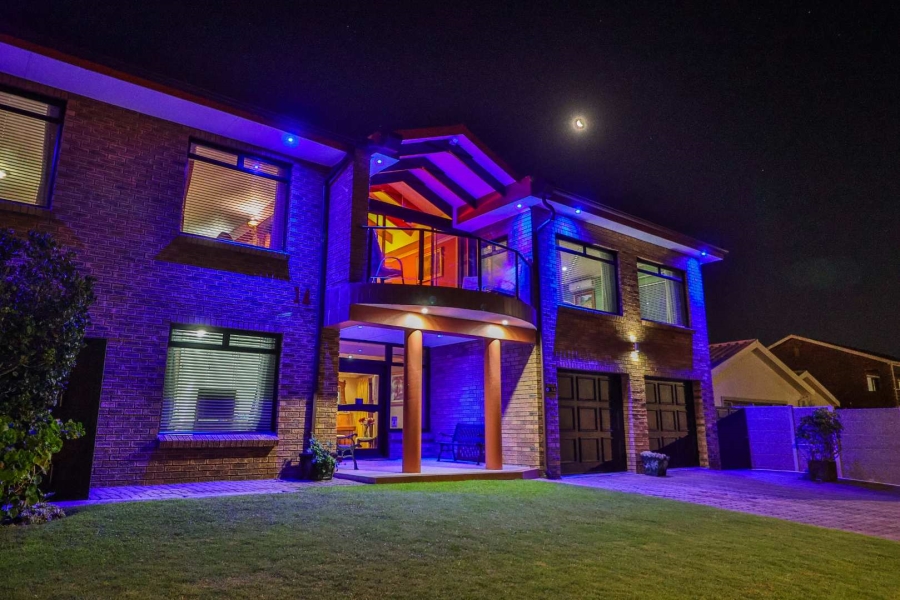 7 Bedroom Property for Sale in Bayview Western Cape